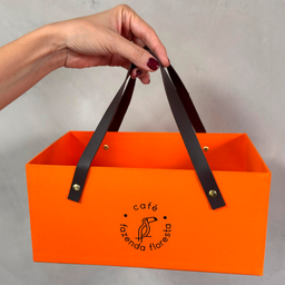 Cesta de presente com alça de couro - Café Fazenda Floresta